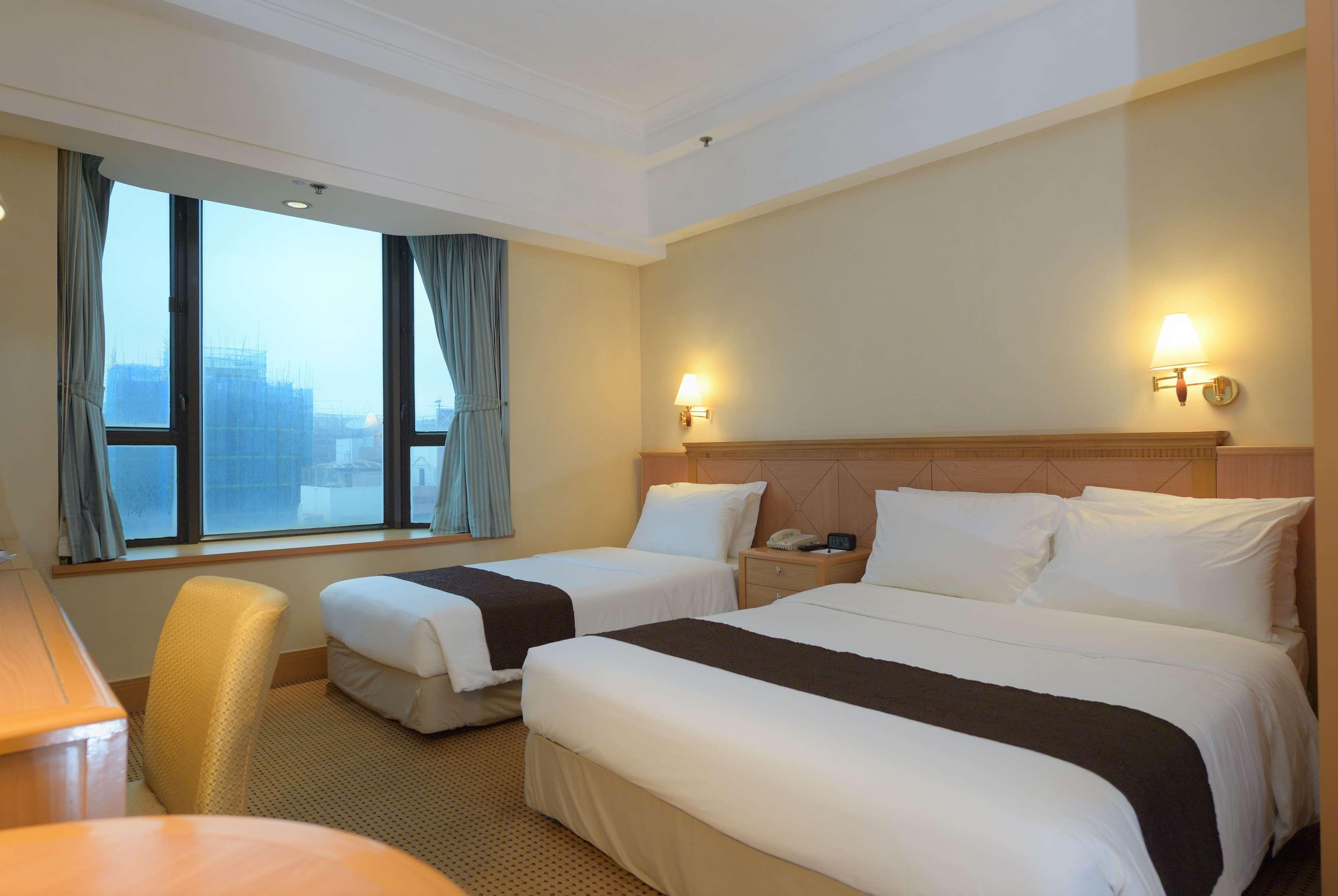 Ramada Grand View Hotel 4*
