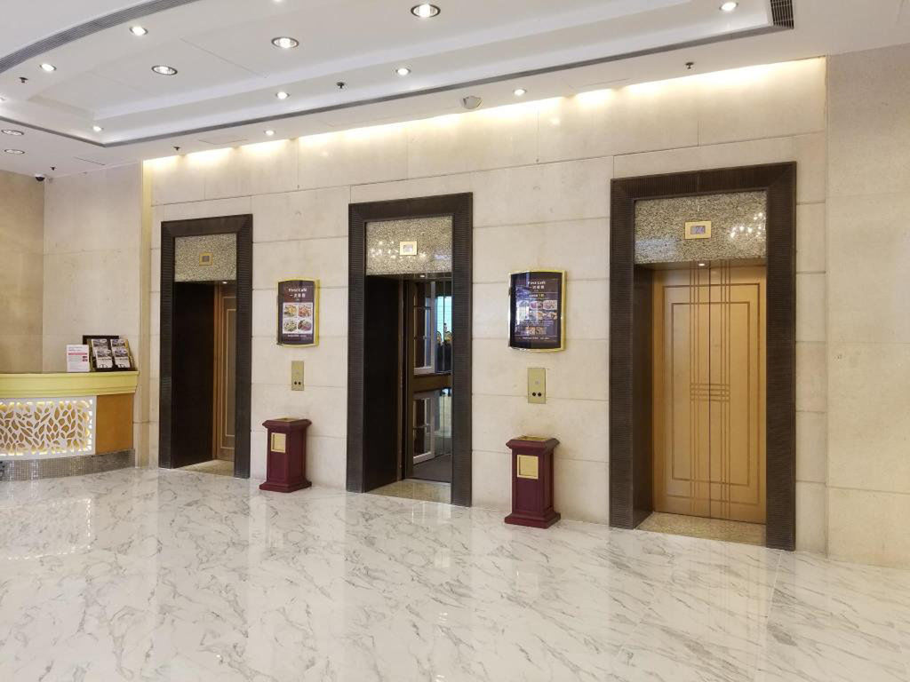 Ramada Grand View Hotel 4*